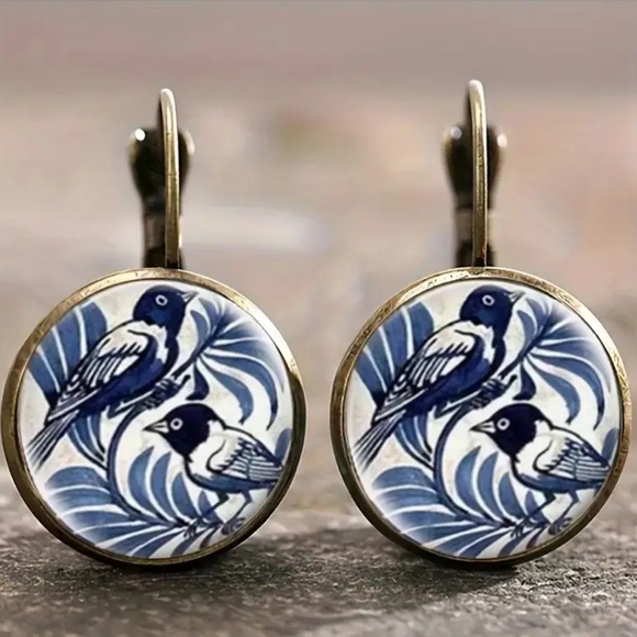 Jewelry - Glass Bird Earrings